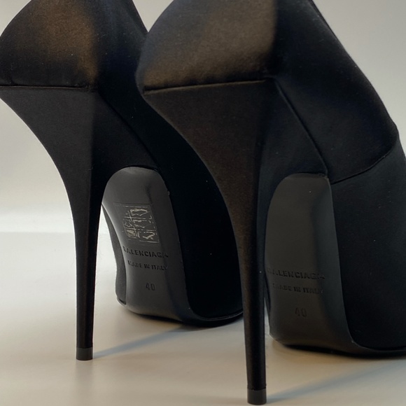 BALENCIAGA Velvet Crystal Bow heels - Picture 14 of 15